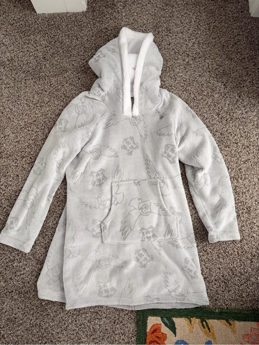 Plush Hooded Pullover with Pocket - Light Gray Harry Potter Pattern